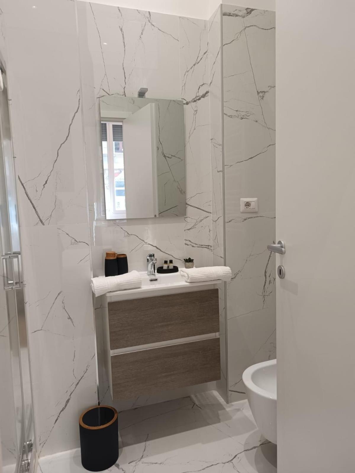 Be-C0 Centrale New Double Suite Milan Exterior photo